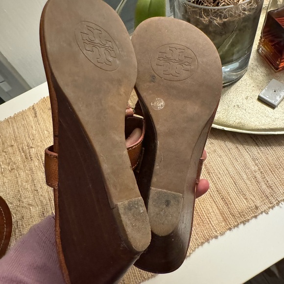 Tory Burch brown leather wedges - Picture 9 of 11